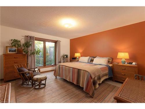 1424 Four Mile Creek Road, Virgil, ON - Indoor Photo Showing Bedroom