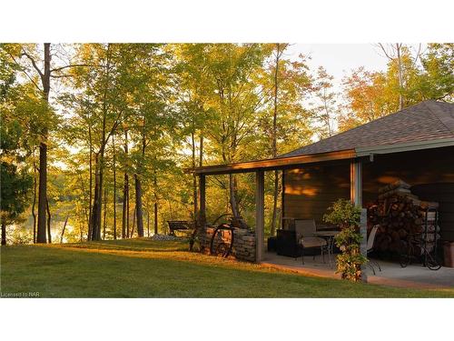 1424 Four Mile Creek Road, Virgil, ON - Outdoor With Deck Patio Veranda