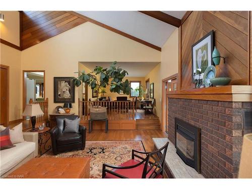 1424 Four Mile Creek Road, Virgil, ON - Indoor Photo Showing Living Room With Fireplace