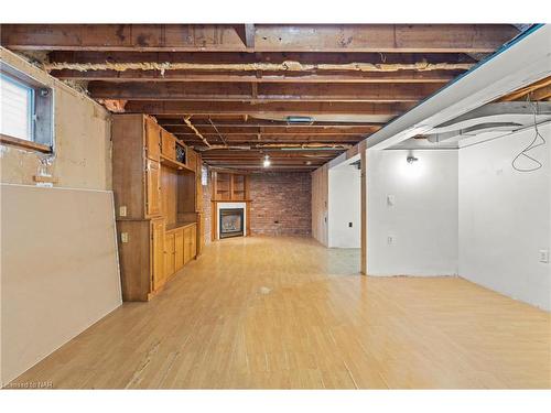 5648 Royal Manor Drive, Niagara Falls, ON - Indoor Photo Showing Basement