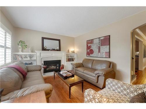 1515 Haist Street, Fonthill, ON - Indoor Photo Showing Living Room With Fireplace