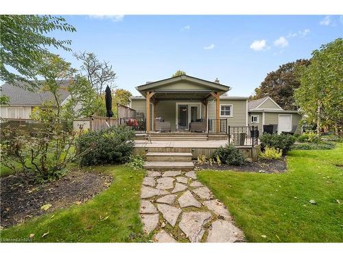 1515 Haist Street, Fonthill, ON - Outdoor With Deck Patio Veranda