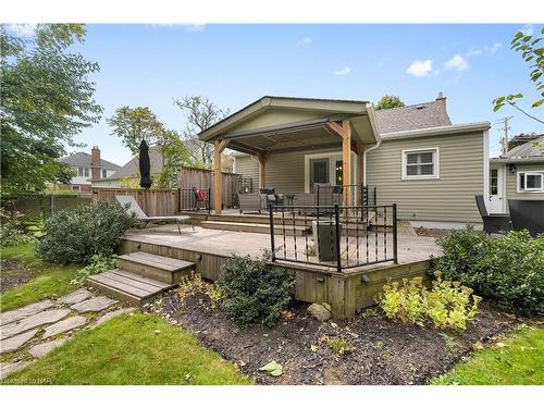 1515 Haist Street, Fonthill, ON - Outdoor With Deck Patio Veranda