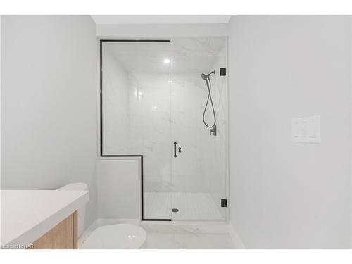 35 Wellspring Way, Pelham, ON - Indoor Photo Showing Bathroom