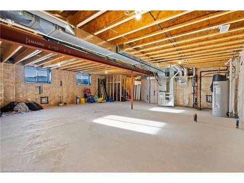 6374 Lucia Drive, Niagara Falls, ON - Indoor Photo Showing Basement