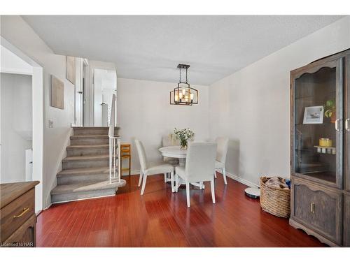 7086 Briarwood Avenue, Niagara Falls, ON - Indoor Photo Showing Dining Room