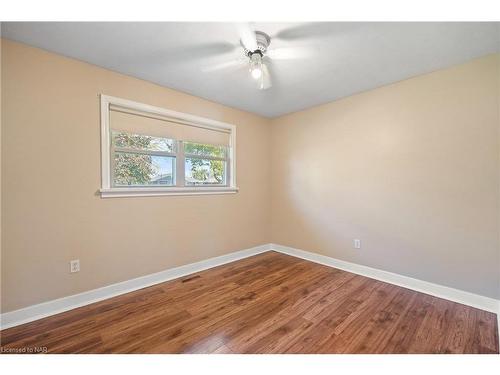 7488 Wanless Street, Niagara Falls, ON - Indoor Photo Showing Other Room