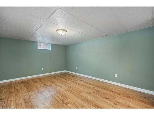 7488 Wanless Street, Niagara Falls, ON - Indoor Photo Showing Other Room