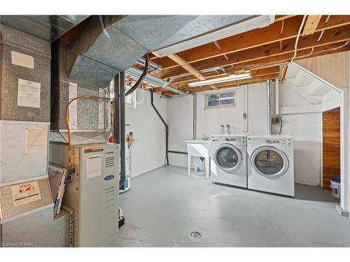 7488 Wanless Street, Niagara Falls, ON - Indoor Photo Showing Laundry Room