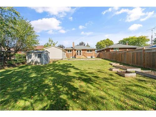 7488 Wanless Street, Niagara Falls, ON - Outdoor With Backyard