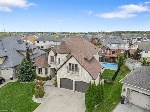 8829 Joseph Court, Niagara Falls, ON - Outdoor