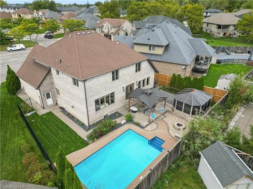 8829 Joseph Court, Niagara Falls, ON - Outdoor With In Ground Pool With View