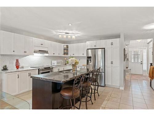 11-77 Avery Crescent, St. Catharines, ON - Indoor Photo Showing Kitchen