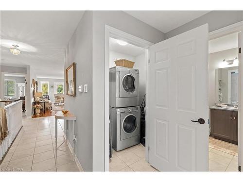 11-77 Avery Crescent, St. Catharines, ON - Indoor Photo Showing Laundry Room