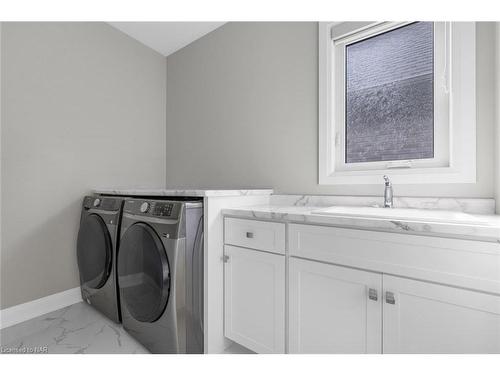 315 Old Course Trail, Welland, ON - Indoor Photo Showing Laundry Room