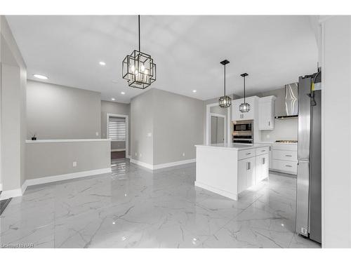 315 Old Course Trail, Welland, ON - Indoor Photo Showing Kitchen