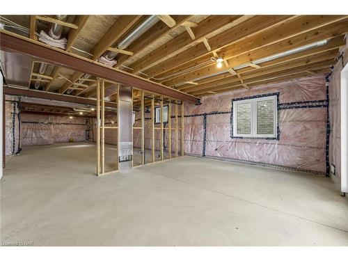 315 Old Course Trail, Welland, ON - Indoor Photo Showing Basement