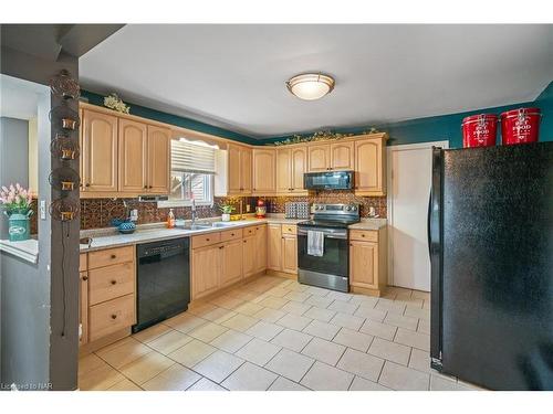 71 Cozy Street, Welland, ON - Indoor Photo Showing Kitchen With Double Sink