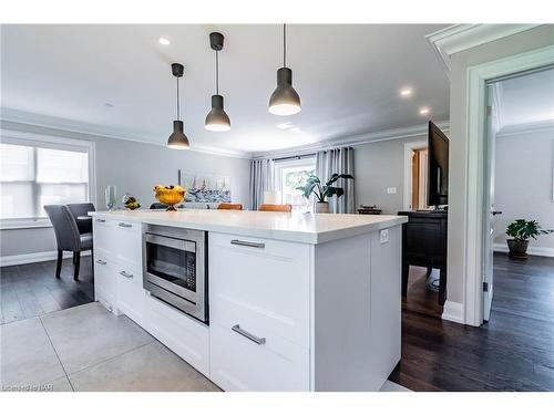 7027 Garden Street, Niagara Falls, ON - Indoor Photo Showing Kitchen