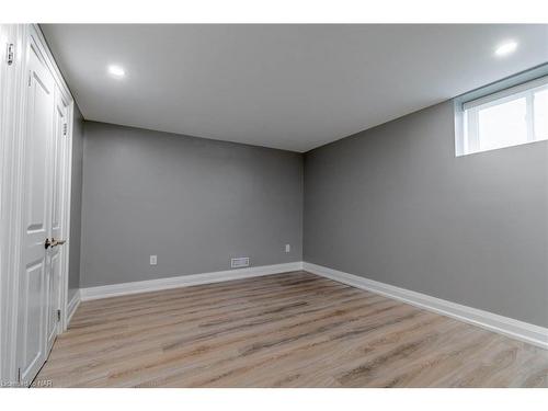 7027 Garden Street, Niagara Falls, ON - Indoor Photo Showing Other Room