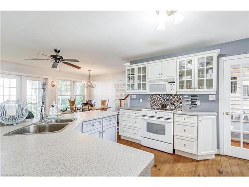 4 Firelane 6A Road, Niagara-On-The-Lake, ON - Indoor Photo Showing Kitchen With Double Sink