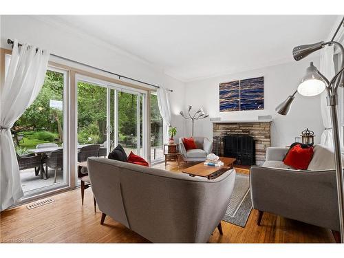 370 Butler Street, Niagara-On-The-Lake, ON - Indoor Photo Showing Living Room With Fireplace