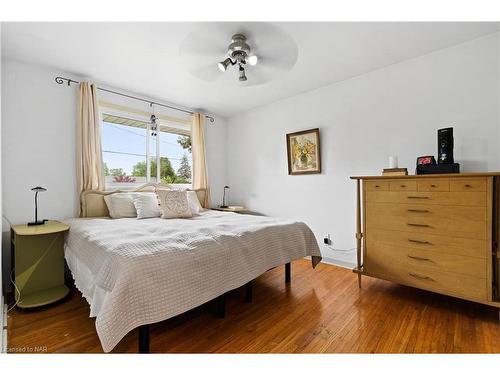 370 Butler Street, Niagara-On-The-Lake, ON - Indoor Photo Showing Bedroom