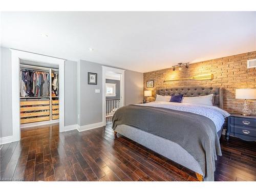 536 Thorold Road, Welland, ON - Indoor Photo Showing Bedroom