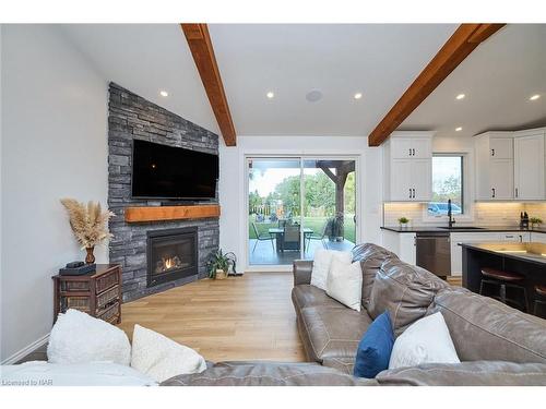 72732 Regional Road 27, Wainfleet, ON - Indoor Photo Showing Living Room With Fireplace