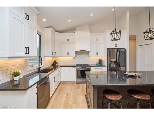 72732 Regional Road 27, Wainfleet, ON - Indoor Photo Showing Kitchen With Upgraded Kitchen