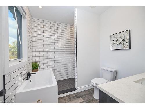 72732 Regional Road 27, Wainfleet, ON - Indoor Photo Showing Bathroom