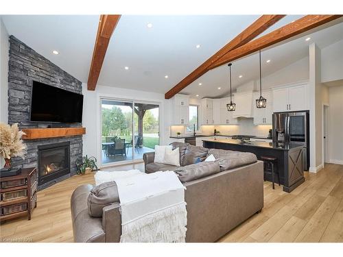 72732 Regional Road 27, Wainfleet, ON - Indoor Photo Showing Living Room With Fireplace