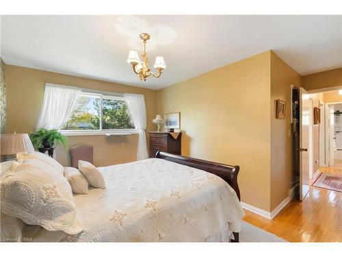 14 Valley Road, St. Catharines, ON - Indoor Photo Showing Bedroom