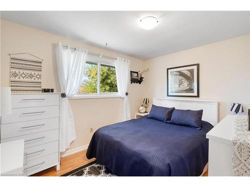 14 Valley Road, St. Catharines, ON - Indoor Photo Showing Bedroom