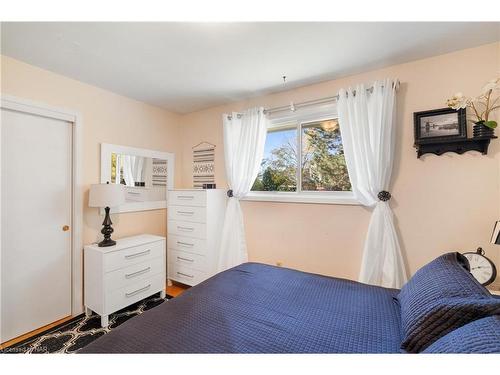 14 Valley Road, St. Catharines, ON - Indoor Photo Showing Bedroom