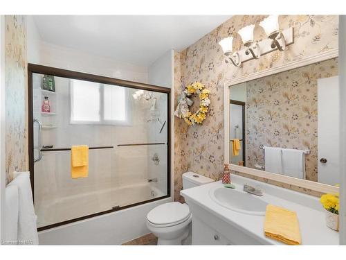 14 Valley Road, St. Catharines, ON - Indoor Photo Showing Bathroom