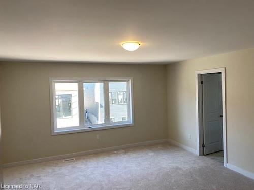 240 Forks Road, Welland, ON - Indoor Photo Showing Other Room