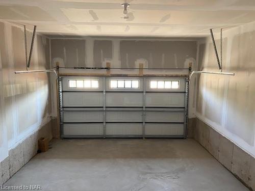 240 Forks Road, Welland, ON - Indoor Photo Showing Garage