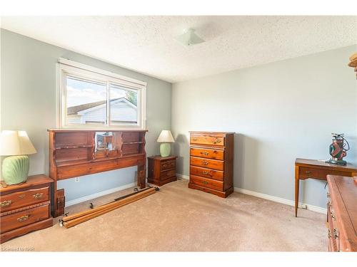 60 Robert Street, Welland, ON - Indoor Photo Showing Bedroom