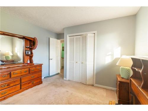 60 Robert Street, Welland, ON - Indoor Photo Showing Bedroom