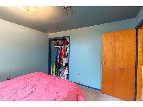 60 Robert Street, Welland, ON - Indoor Photo Showing Bedroom