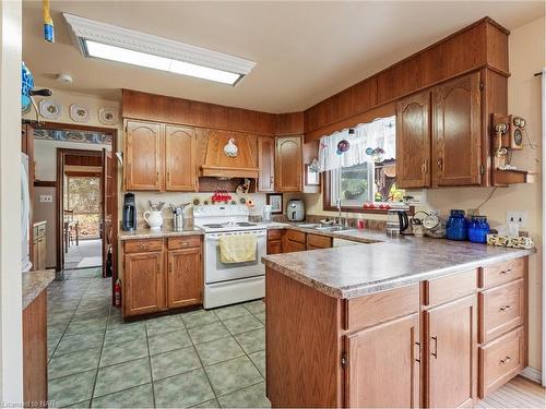 2666 Dominion Road, Ridgeway, ON - Indoor Photo Showing Kitchen