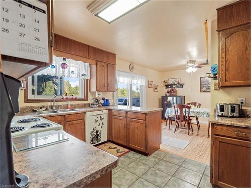 2666 Dominion Road, Ridgeway, ON - Indoor Photo Showing Kitchen With Double Sink