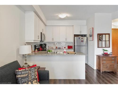 225-8111 Forest Glen Drive, Niagara Falls, ON - Indoor Photo Showing Kitchen