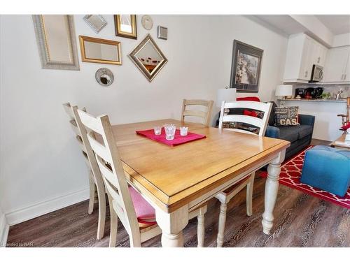 225-8111 Forest Glen Drive, Niagara Falls, ON - Indoor Photo Showing Dining Room