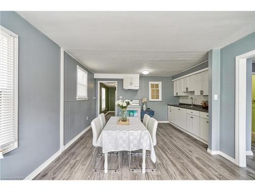 6285 Skinner Street, Niagara Falls, ON - Indoor Photo Showing Dining Room