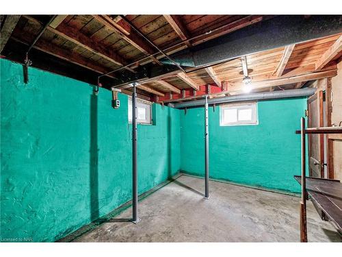 6285 Skinner Street, Niagara Falls, ON - Indoor Photo Showing Basement