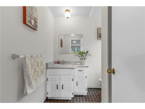 6 Fuller Crescent, Thorold, ON - Indoor Photo Showing Bathroom