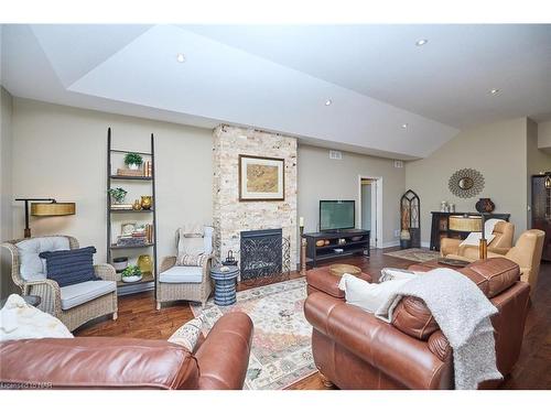 6 Derbyshire Drive, Ridgeway, ON - Indoor Photo Showing Living Room With Fireplace