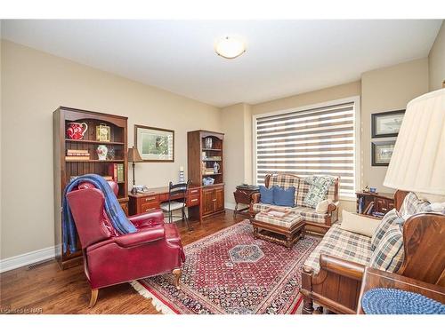 6 Derbyshire Drive, Ridgeway, ON - Indoor Photo Showing Living Room